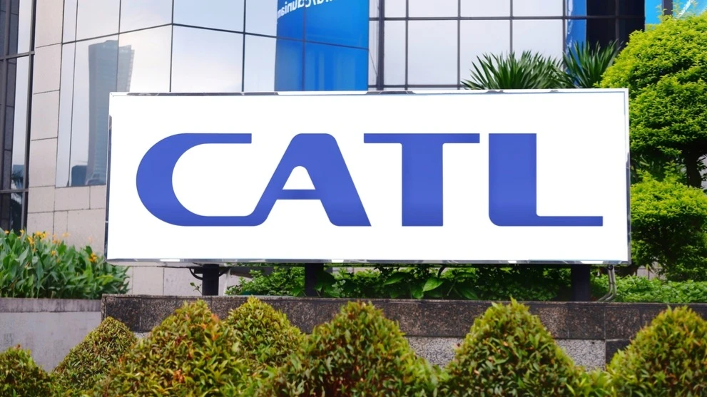 Акции CATL росли на максимуме на 5% благодаря сильным результатам и байбэку / Фото: Poetra.RH / Shutterstock