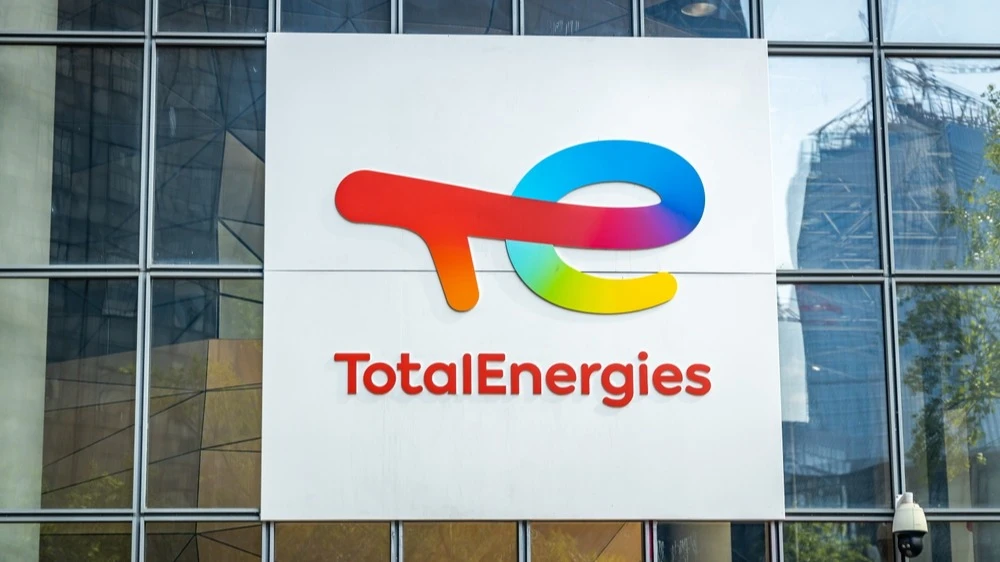 TotalEnergies will continue to supply Russian gas to Asia following the easing of EU sanctions, the FT has learned / Photo: JeanLucIchard / Shutterstock