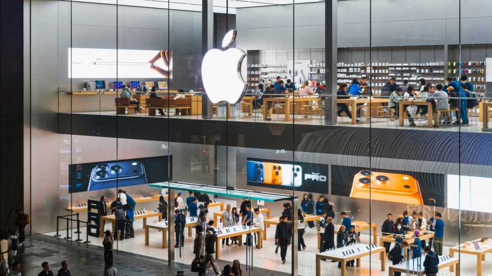 Revenue from Apples services fell short of Wall Streets expectations / Photo: VTT Studio / Shutterstock.com