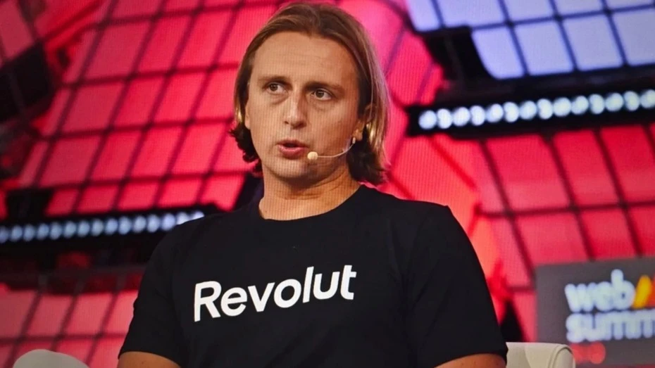 Cecil Wright, a broker specializing in luxury yachts, has filed a lawsuit against Nick Storonsky, the founder of the British fintech company Revolut. Photo: Shutterstock.com