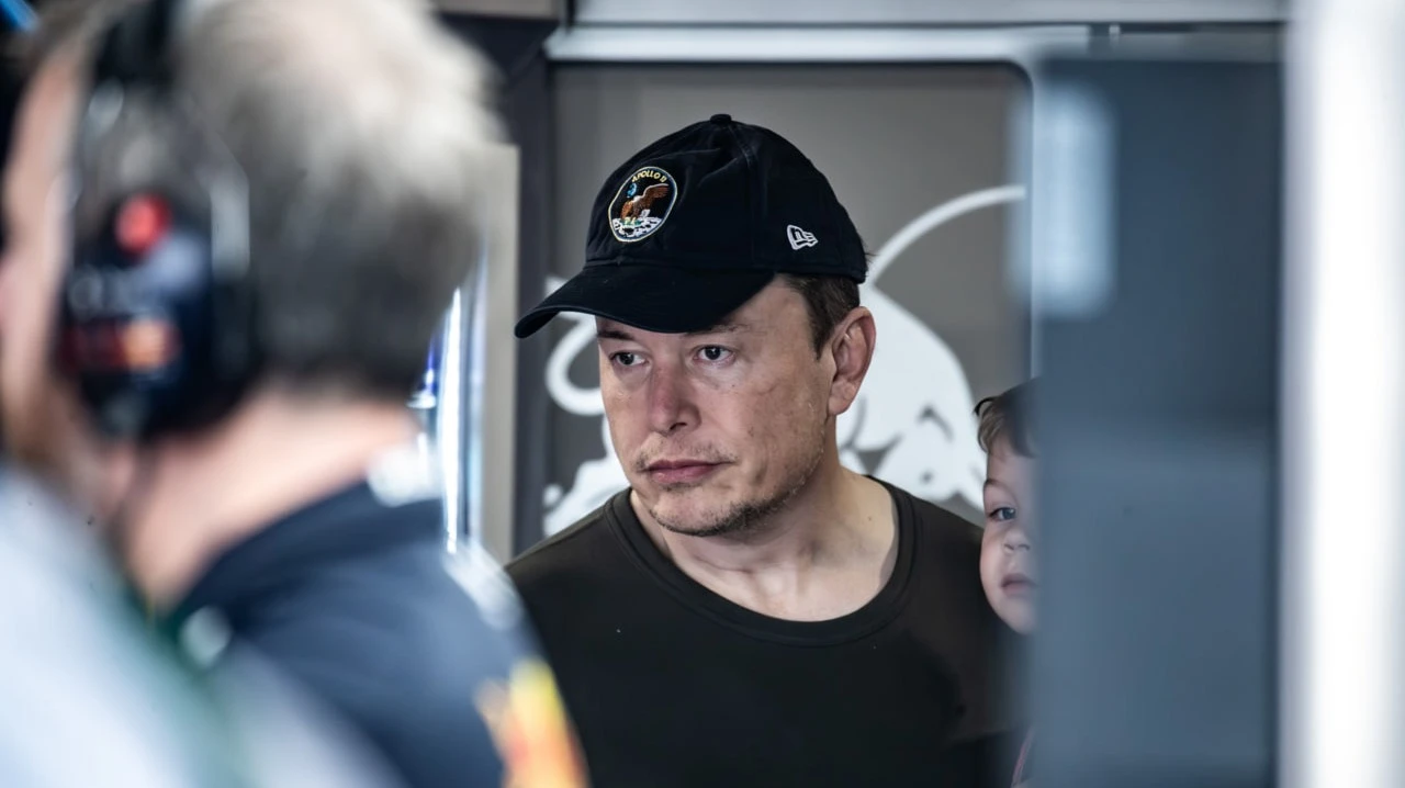 Shares of Elon Musks SpaceX plummeted following the release of its first-quarter earnings report / Photo: Cristiano Barni / Shutterstock.com
