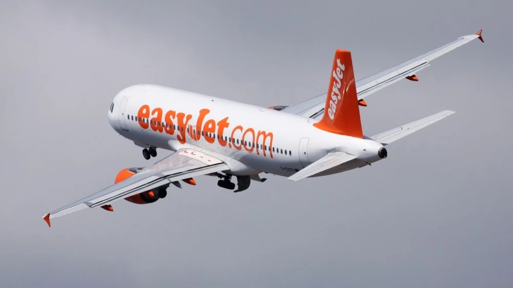 Apollo is buying low-cost carrier EasyJet for £5.7 billion / Photo: SON-Media / Shutterstock
