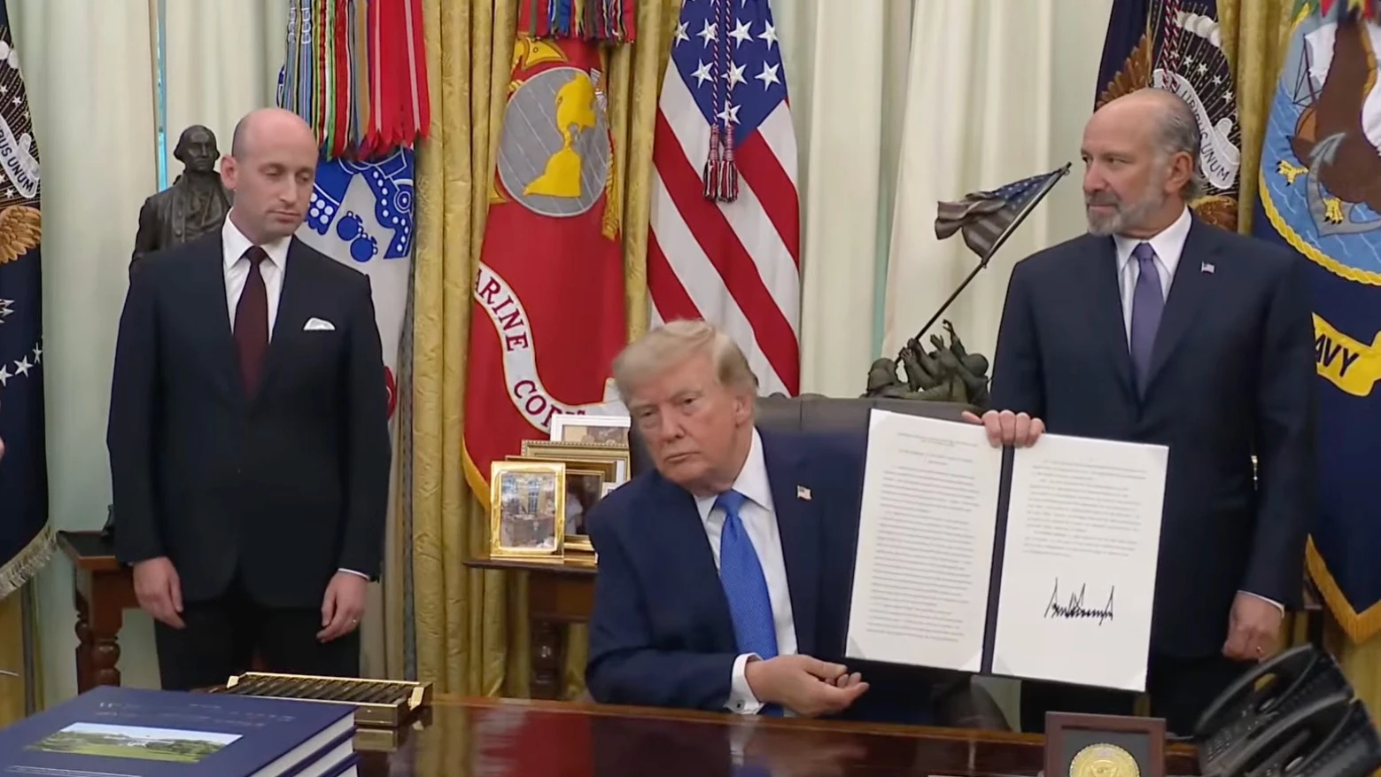 Дональд Трамп подписал указы о праве на гражданство 6 августа / Фото: YouTube/ The White House