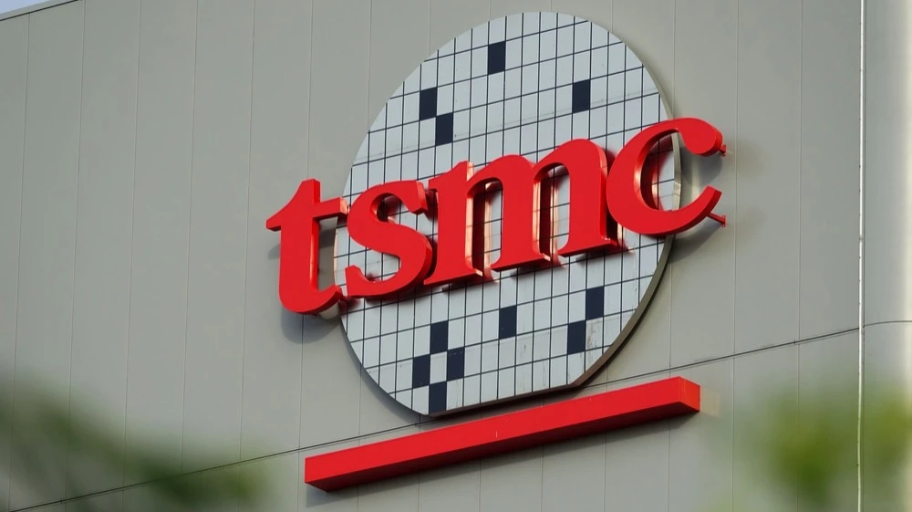 Продажи тайваньской компания TSMC, которая производит чипы для Nvidia и Apple, взлетела на 45% / Фото: Fiers / Shutterstock