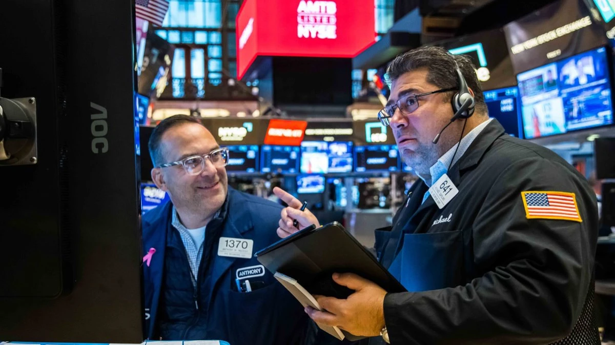 Среднее за месяц дневное соотношение колл-опционов к пут-опционам на S&P 500 выросло до 0,9, это одно из самых бычьих значений как минимум за четыре года / Фото: X / NYSE