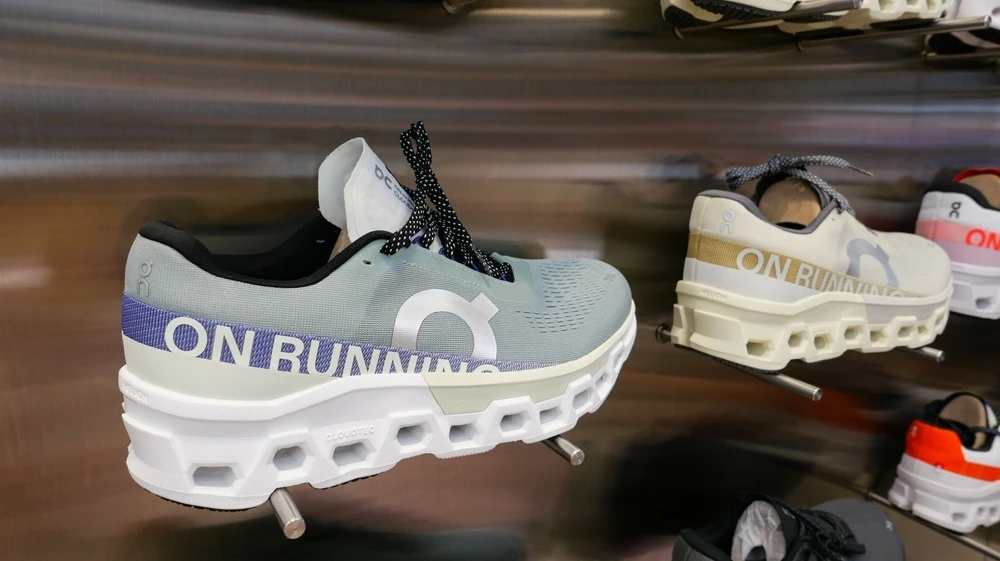 Tennis player Roger Federer has invested in the On sneaker brand / Photo: Wongsakorn 2468/Shutterstock