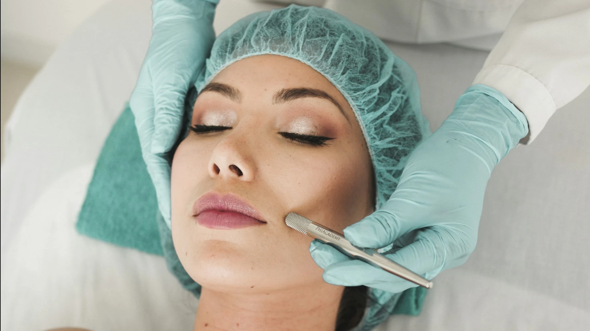 Due to rapid weight loss, some patients require a skin lift / Photo: Unsplash/karelys Ruiz