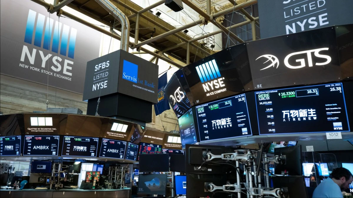 Эд Ярдени из Yardeni Research повысил целевой уровень S&P 500 с 8250 до 8400 пунктов / Фото: X / NYSE