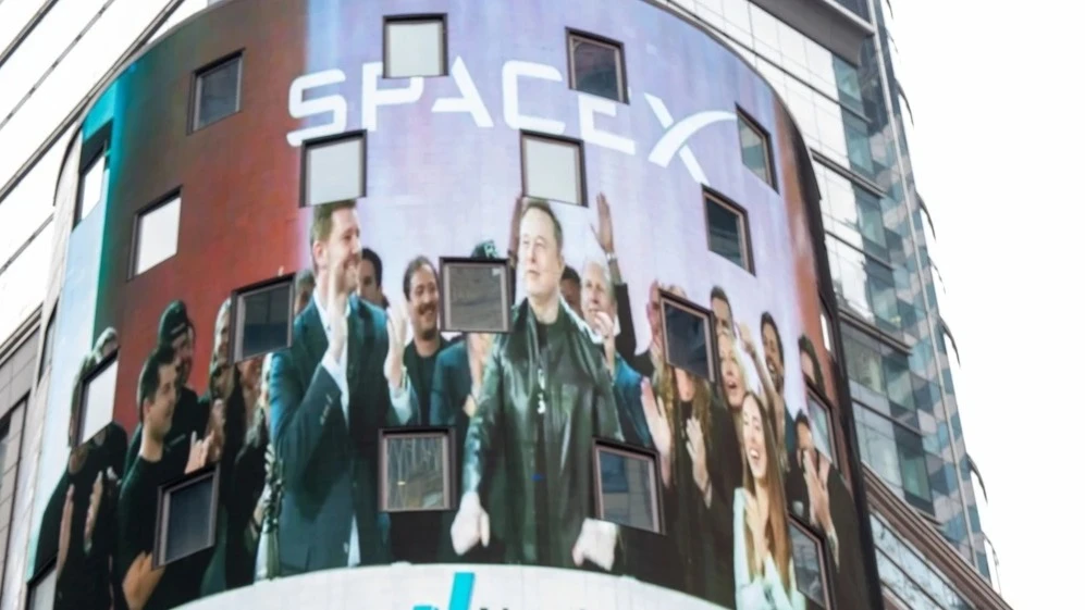 Акции SpaceX впервые за долгое время смогли закрепиться существенно выше цены IPO / Фото: Ron Adar / Shutterstock.com