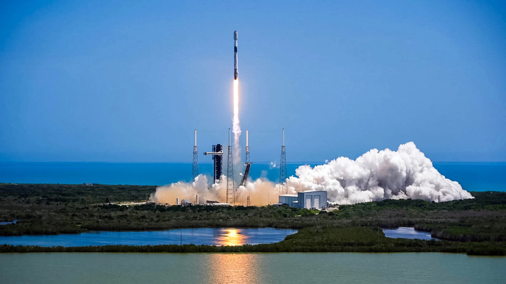 В 2015 году Google вложил в SpaceX $900 млн / Фото: X / SpaceX