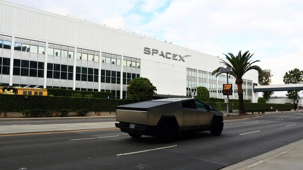Бывший управляющий Fidelity спрогнозировал обвал акций SpaceX и Tesla на 79-91% / Фото: Walter Cicchetti / Shutterstock.com
