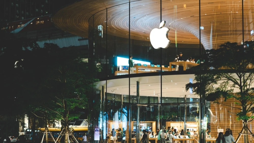 The market is currently undervaluing the anticipated first foldable iPhone, and investors should take advantage of this. Photo: Wongsakorn 2468/Shutterstock