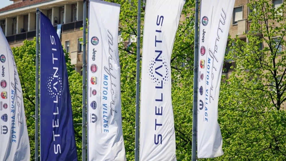 In August, Stellantis faced a series of downward revisions to its forecasts from major investment banks / Photo: MikeDotta/Shutterstock.com