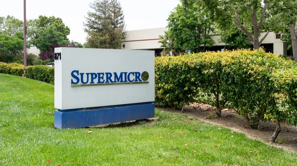 Supermicro: Management Was Not Involved in a Possible Scheme to Circumvent Export Controls / Photo: JHVEPhoto / Shutterstock