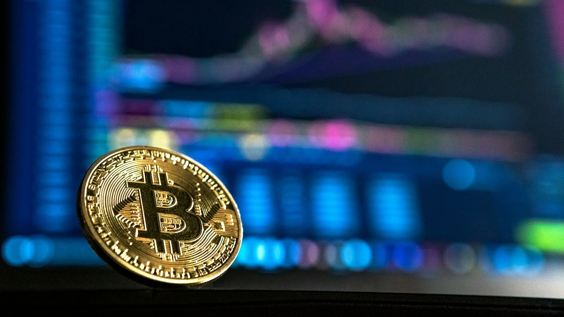 Bitcoins rise was driven by the U.S. Treasury Departments decision to expand its long-term bond buyback program, as well as Trumps support for the cryptocurrency bill / Photo: Unsplash.com / André François McKenzie