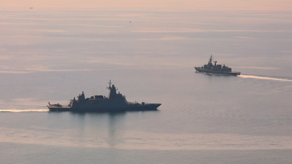 Iran has threatened 46 ships with confiscation and detention—they allegedly violated “Iranian safety protocols” for navigation through the Strait of Hormuz / Photo: somkanae sawatdinak / Shutterstock