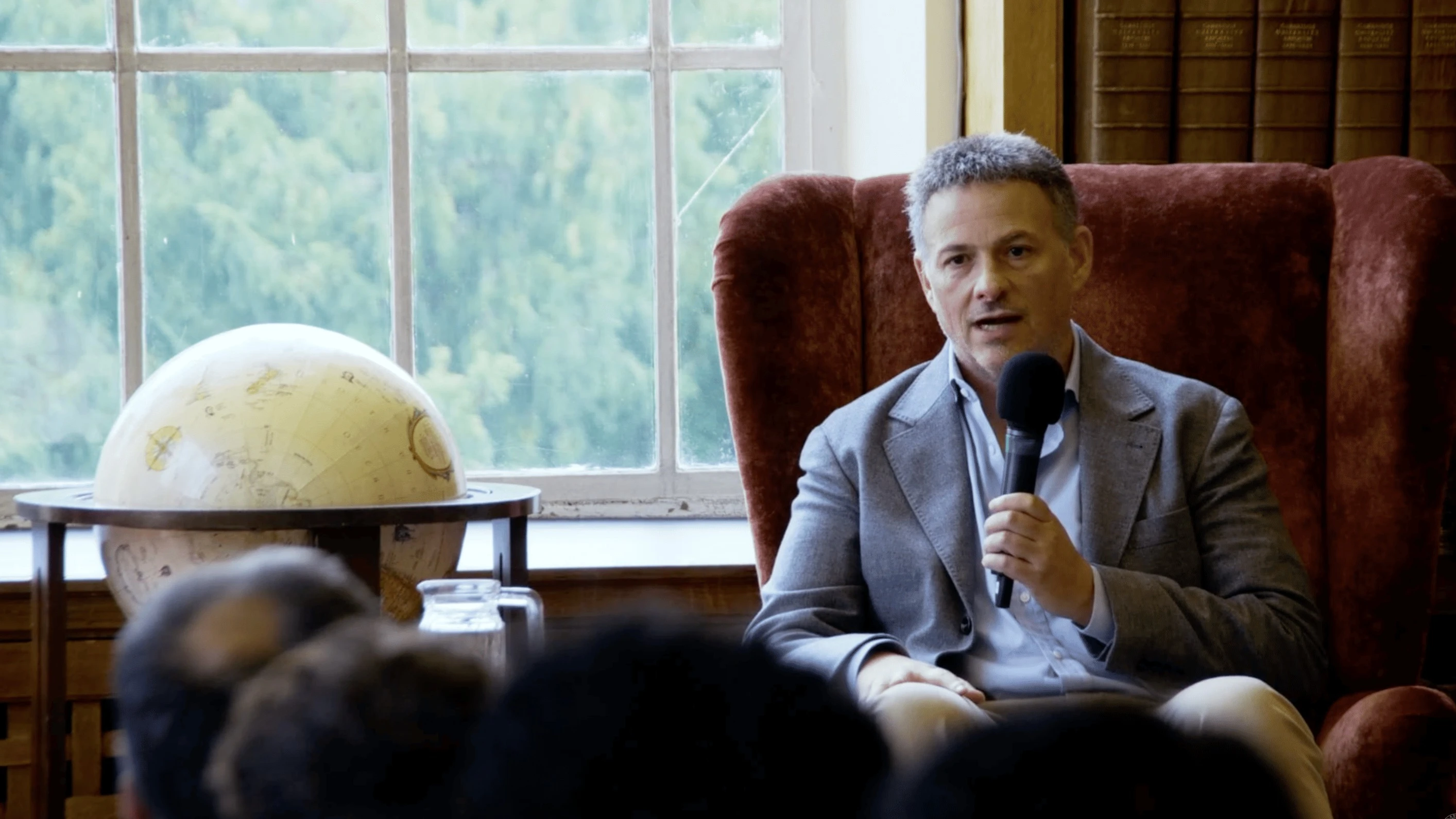 In the second quarter, Einhorn’s funds lost 4.3%, while the S&amp;P 500 rose 15.2%. In a letter to his partners, the investor attributed the underperformance to losses on short positions and losses on gold and U.S. interest rates / Screenshot: Cambridge Union / David Einhorn | Cambridge Union / YouTube