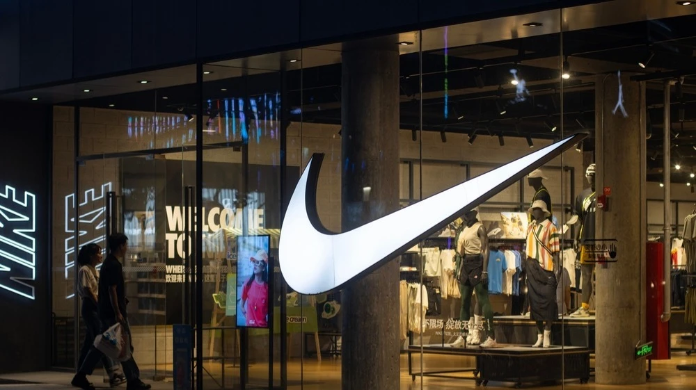 Стратегия Nike под названием Win Now пока не приводит к росту акций / Фото: Shutterstock.com / Tada Images