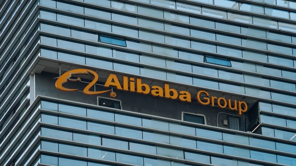 In terms of performance, Alibabas new model is comparable to some of the latest models from Anthropic and DeepSeek / Photo: sopear / Shutterstock.com