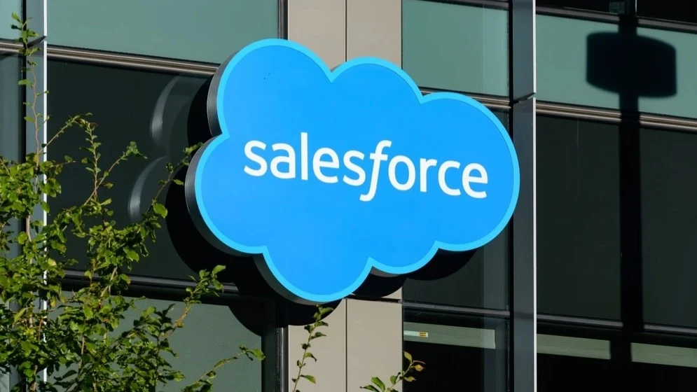 Подорожавшая доля Salesforce в Anthropic резко увеличила прибыль компании в прошлом квартале / Фото: Ian Dewar Photography/Shutterstock.com