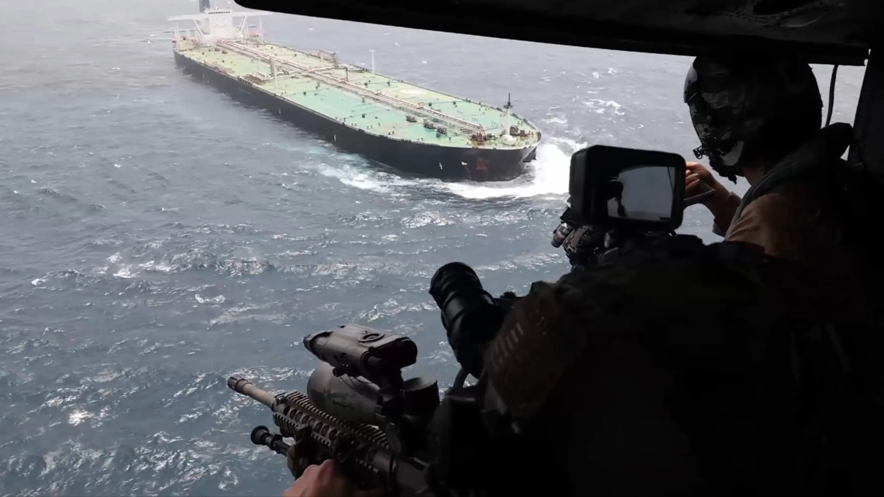 Six months after the war began in Iran, Wall Street analysts have mixed views on the outlook for oil prices / Photo: X/CENTCOM