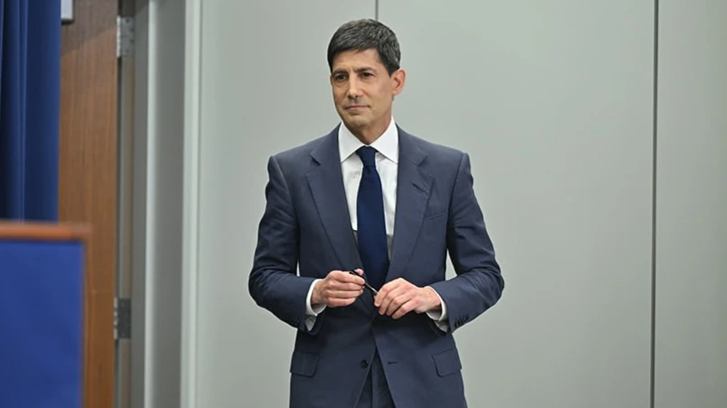 Following Fed Chair Kevin Warshs remarks on August 28, traders began pricing in a nearly 60 percent probability of a rate hike in September / Photo: X / Federal Reserve