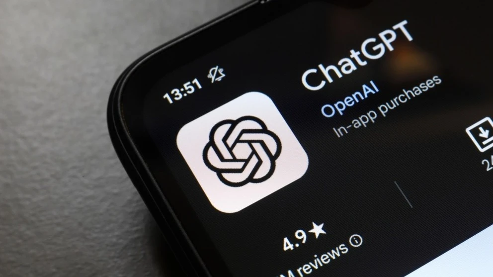 OpenAI заявила, что будет искать новые способы для взаимодействия рекламодателей с потребителями в ChatGPT / Фото: jackpress / Shutterstock.com