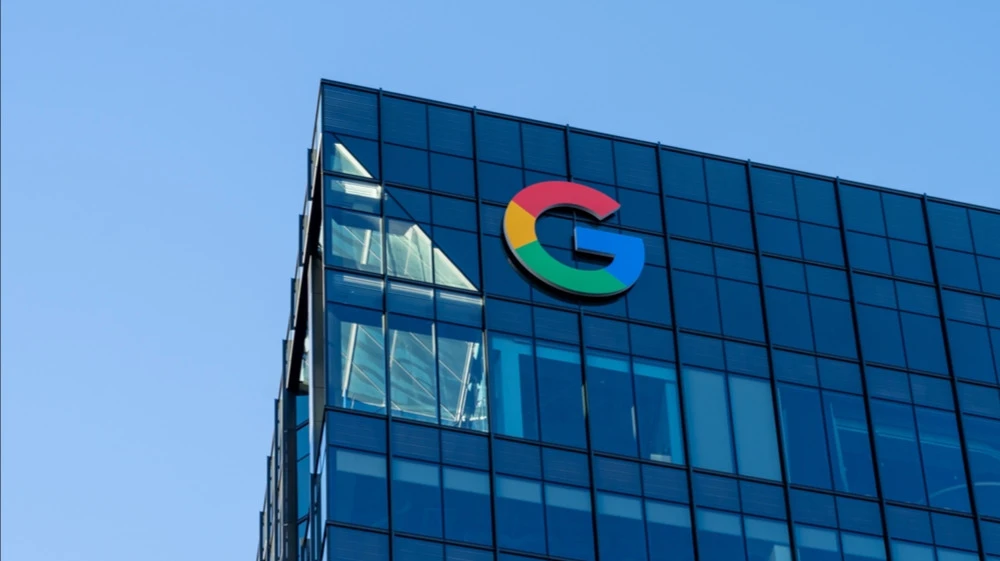 Интерес к Alphabet появился в компании Баффета по мере того, как структуры внутри Berkshire стали использовать ИИ / Фото: JHVEPhoto / Shutterstock.com