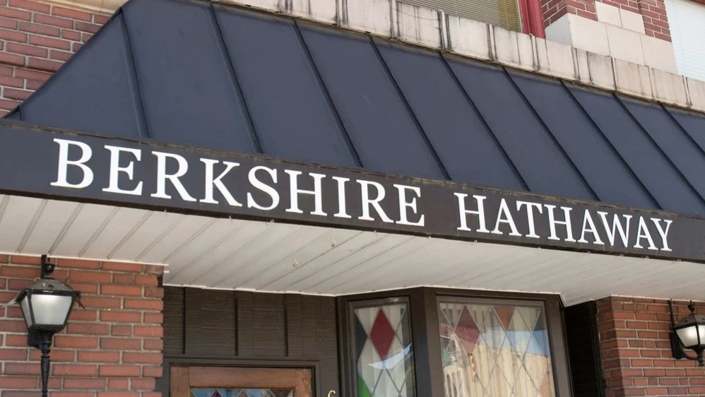 Новый глава Berkshire Hathaway Грег Абель назвал вложения в акции японских торговых домов инвестицией на десятилетия / Фото: Jonathan Weiss/Shutterstock.com