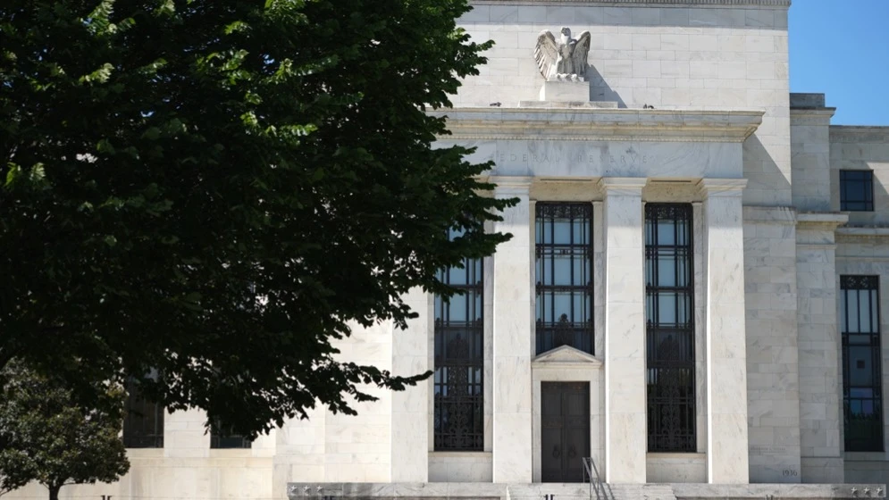Markets will pay particular attention today to the remarks by Federal Reserve Board member Christopher Waller—he remains one of the few key FOMC members whose stance on interest rates ahead of the September meeting is not yet entirely clear / Photo: Chiarascura / Shutterstock