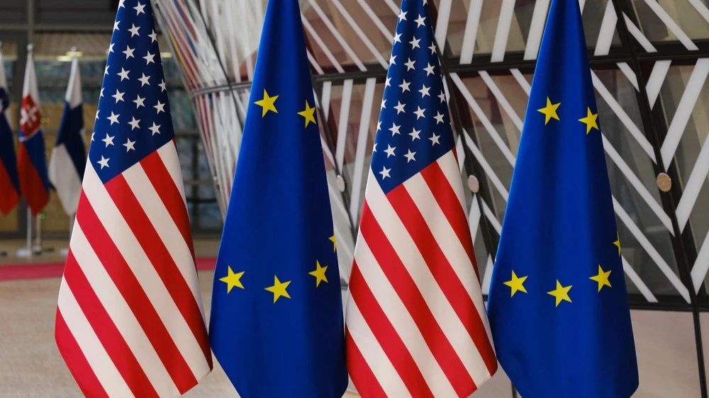 Требования санкционных режимов в США и Европе превосходят возможности компаний по выявлению сомнительных звеньев в их цепочках поставок / Фото: Alexandros Michailidis/Shutterstock.com