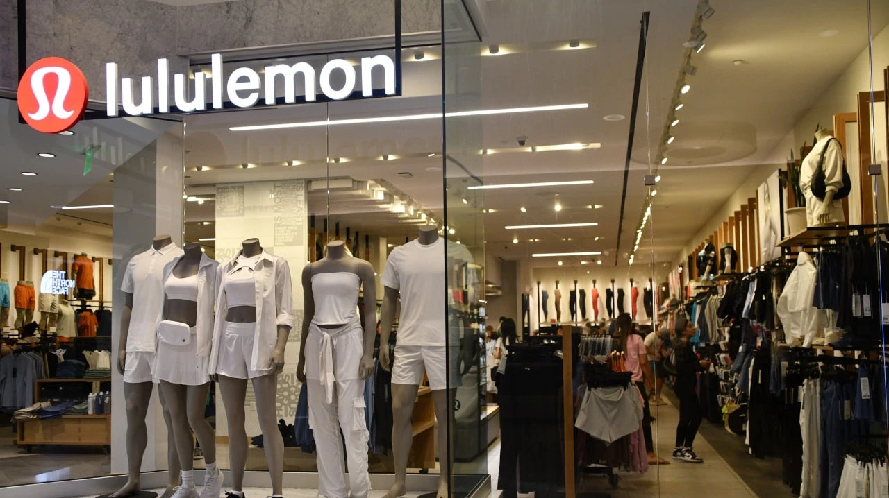 Lululemon Shares Plunge After Earnings Report / Photo: Ritu Manoj Jethani