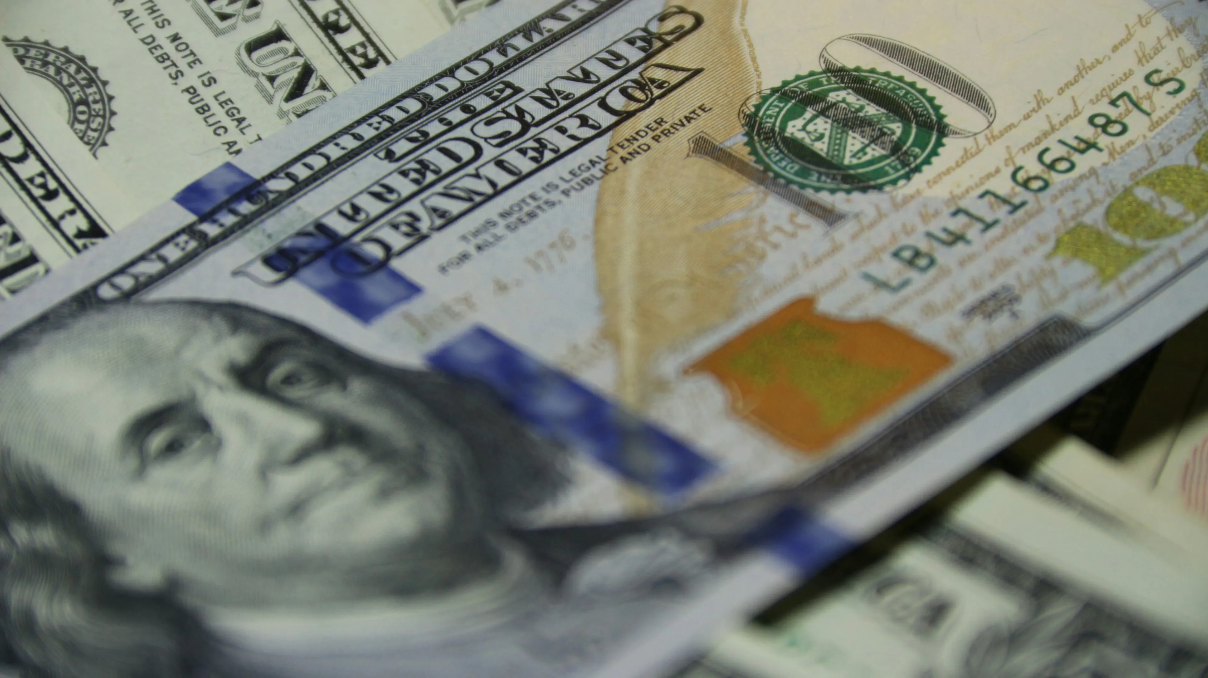 Since the start of the third quarter, the dollar has fallen by more than 2% against major world currencies. Investors believe this is not the end of the decline. Photo: Vladimir Solomianyi / Unsplash.com