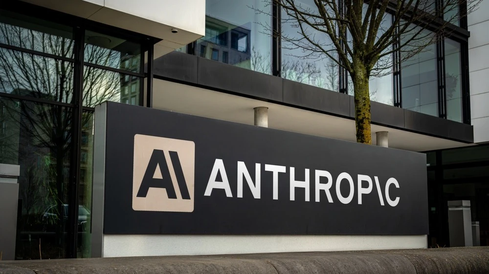 Anthropics IPO is expected to wrap up a few days before the November U.S. congressional elections, according to Reuters sources / Photo: gguy / Shutterstock.com