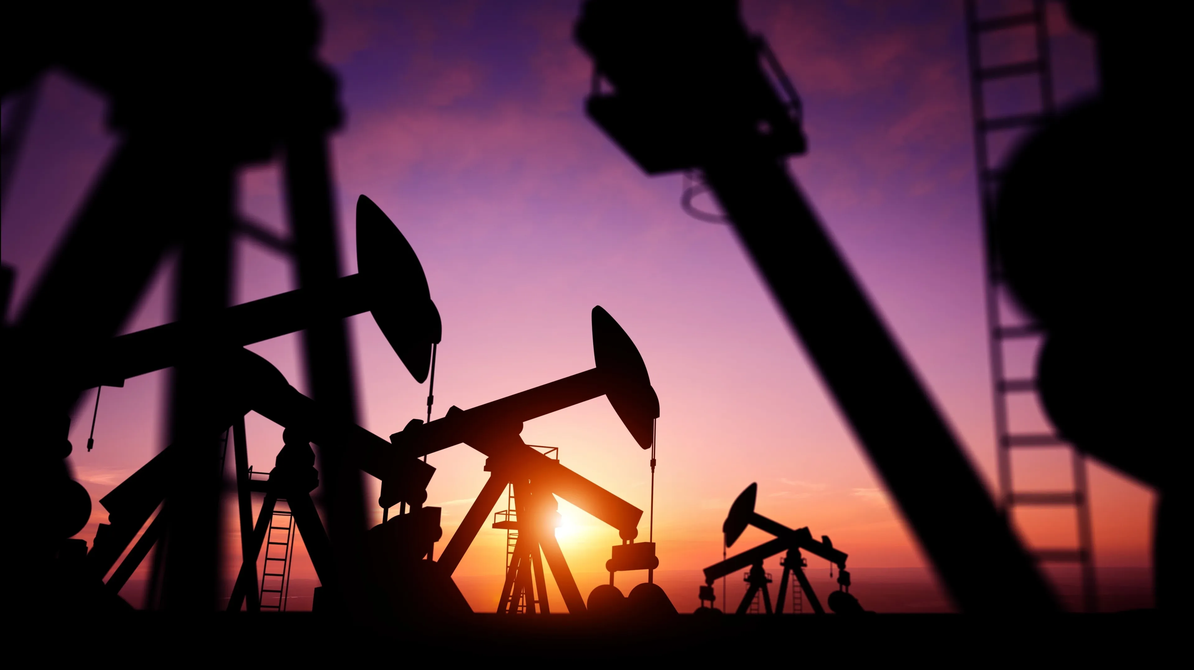 WTI crude oil is trading near its highest levels since early summer / Photo: Shutterstock.com/Vibe Images
