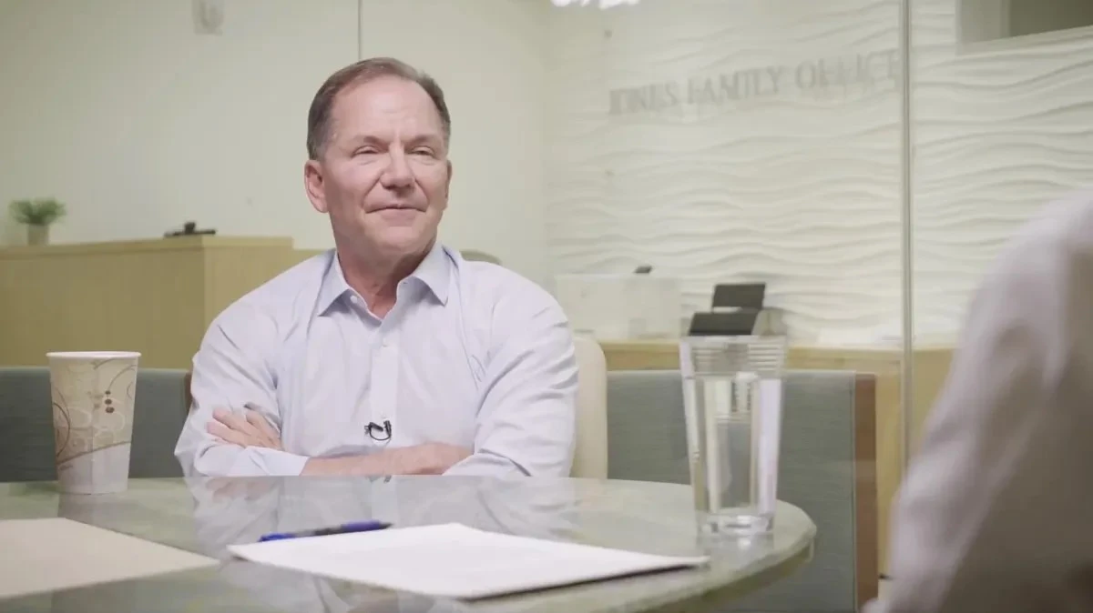 Investor Paul Tudor Jones called AI the “new superpower” that will influence geopolitics / Photo: Invest Like The Best