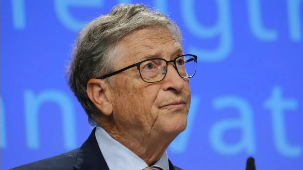 Bill Gates plans to expand access to AI technology in education, agriculture, and healthcare / Photo: Alexandros Michailidis / Shutterstock.com