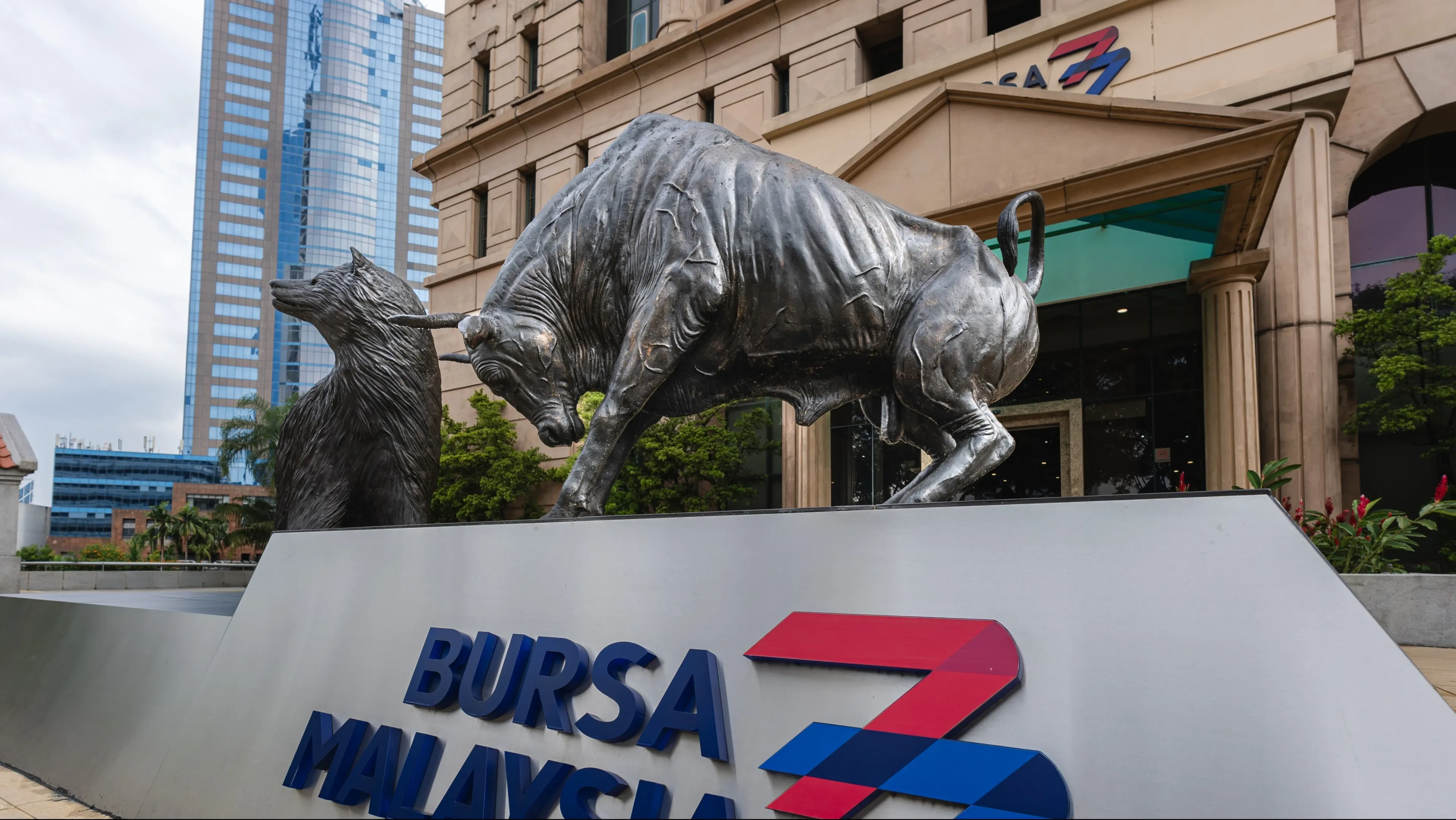 Рынки акций в Азии выросли после жесткой риторики ФРС США / Фото: Abdul Razak Latif/Shutterstock.com