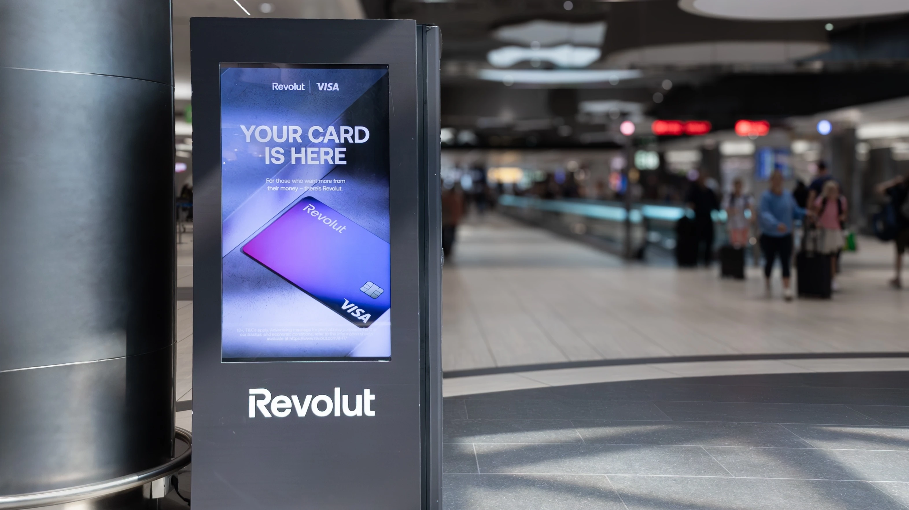 Хакеры потребовали от Revolut $3 млн под угрозой продажи полученных в ходе утечки данных клиентов / Фото: Dargog/Shutterstock.com