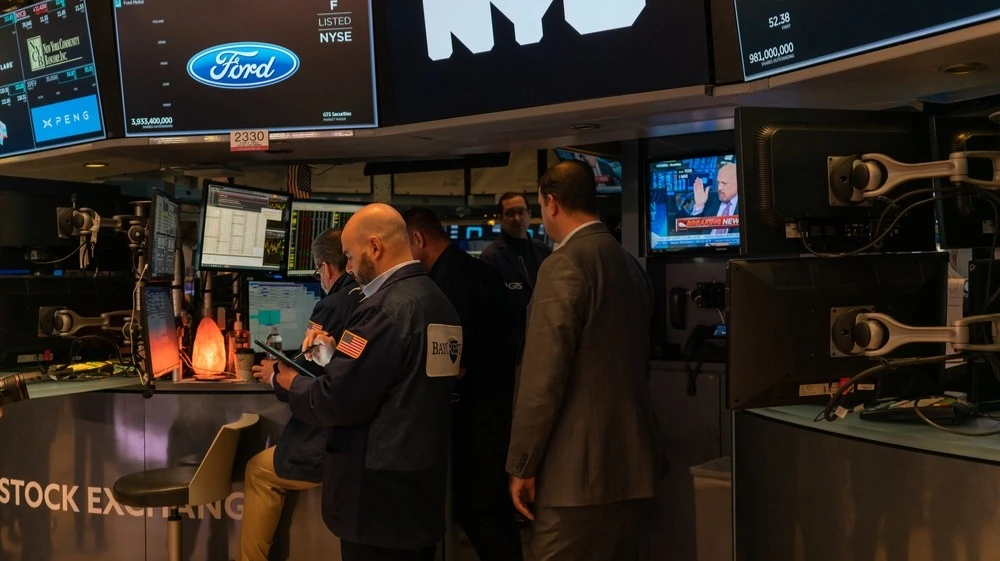 How a Fed Rate Hike Could Affect Global Markets / Photo: Steve Sanchez Photos / Shutterstock
