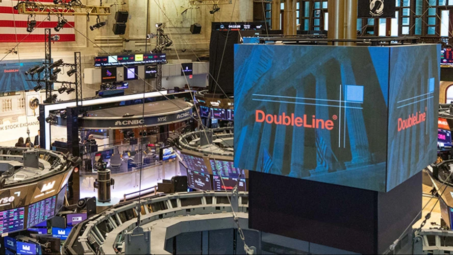 DoubleLine Capital CEO Reduced His Portfolios Equity Exposure, Fearing an AI Bubble / Photo: Facebook / DoubleLine Capital