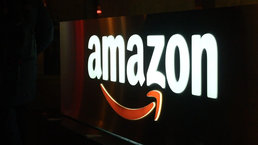 Amazon, инвестировавший в OpenAI и Anthropic, призвал не выпускать ИИ-модели без тщательного тестирования / Фото: ACHPF / Shutterstock.com