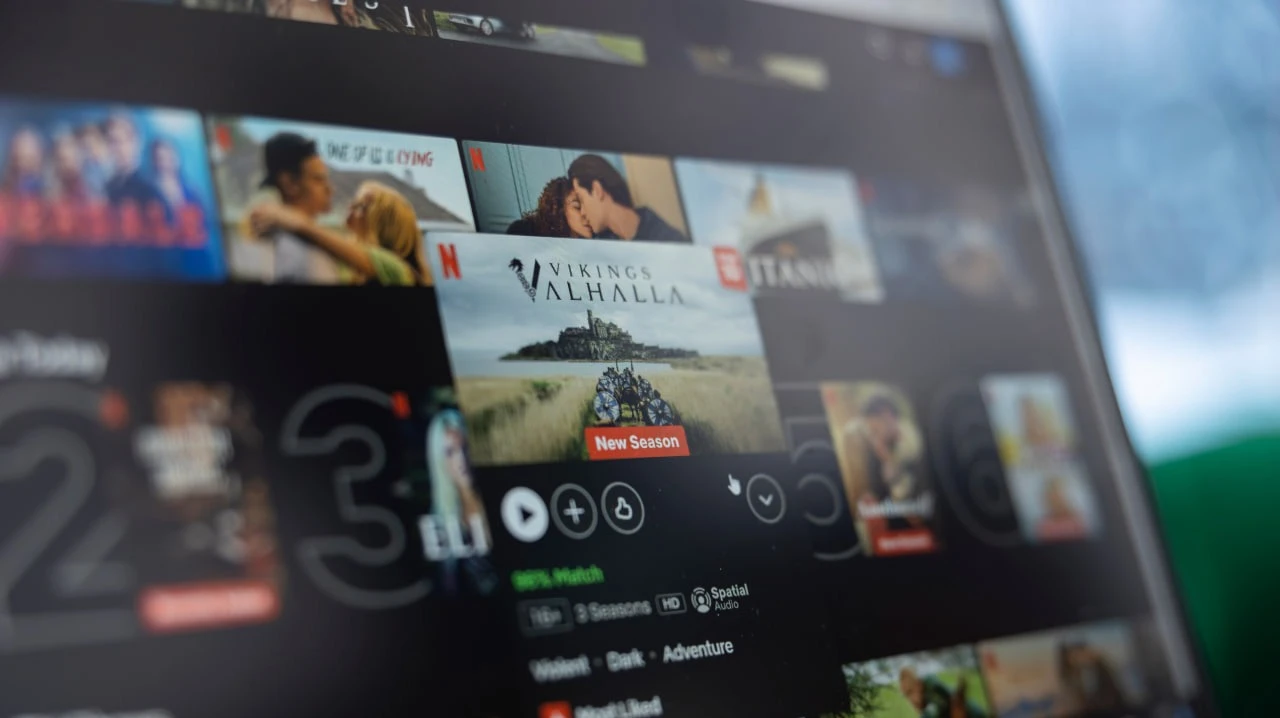 Wells Fargo посоветовал продавать акции Netflix / Фото: DC Studio / Shutterstock.com
