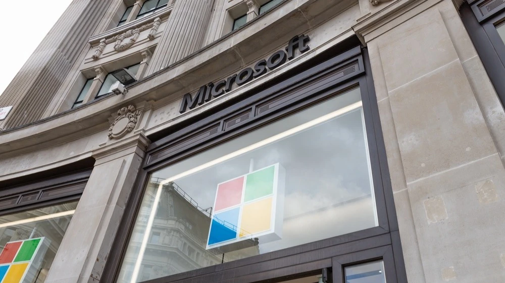 Stifel analysts have raised their forecast for Microsoft shares / Photo: Tartezy / Shutterstock