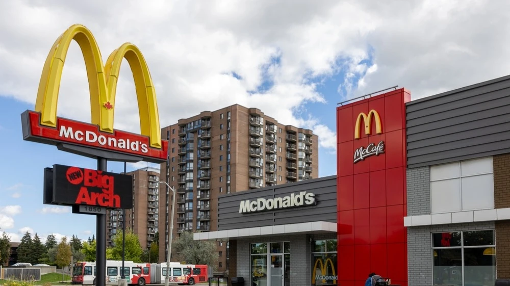 McDonalds Plans to Invest in Generative AI and Menu Updates / Photo: Shutterstock.com / Iryna Tolmachova