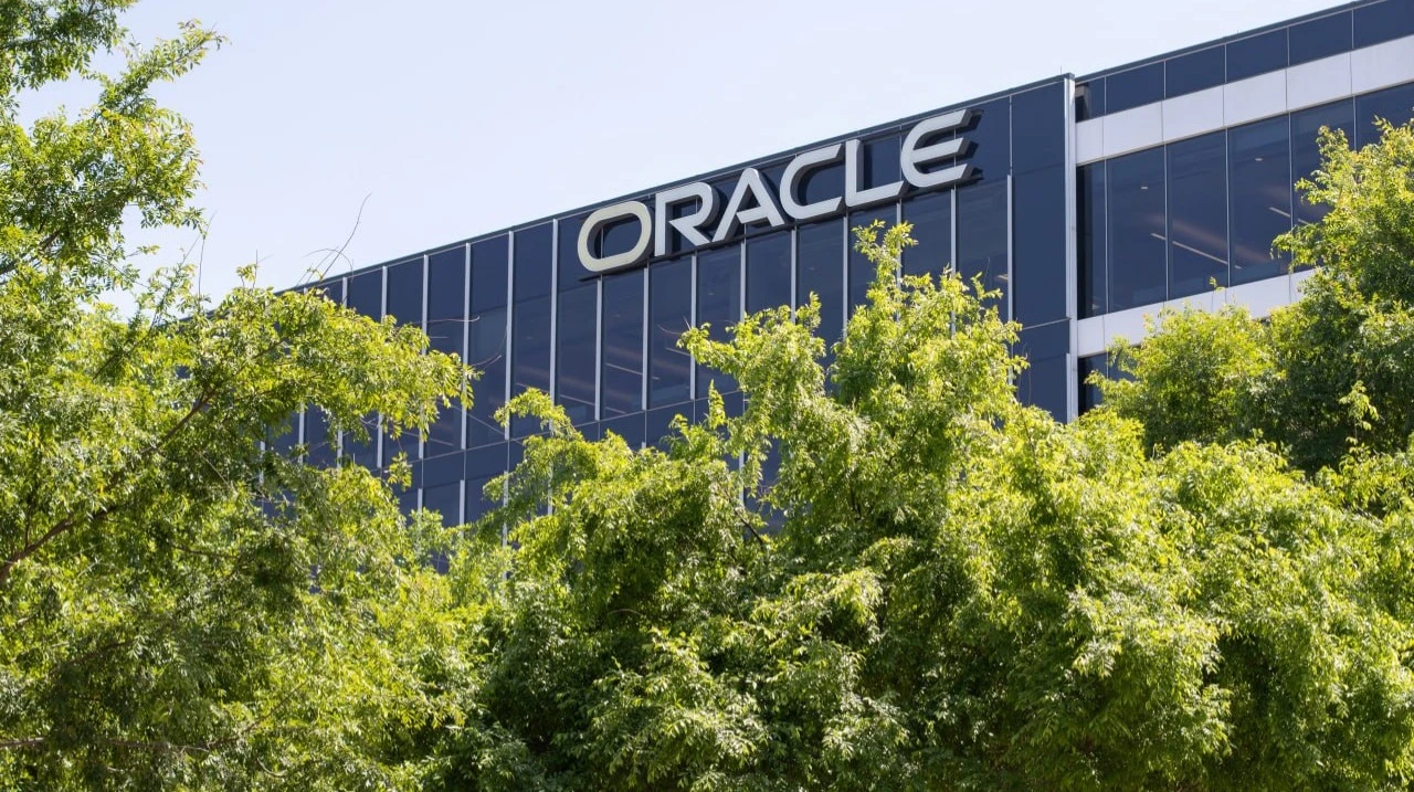 Рынок требует от Oracle существенно большую премию за кредитный риск. Фото: Tada Images / Shutterstock.com