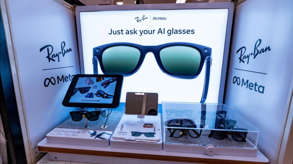 Meta plans to integrate its personal AI assistant, Muse, into the popular Ray-Ban Meta sunglasses / Photo: PJ McDonnell / Shutterstock.com