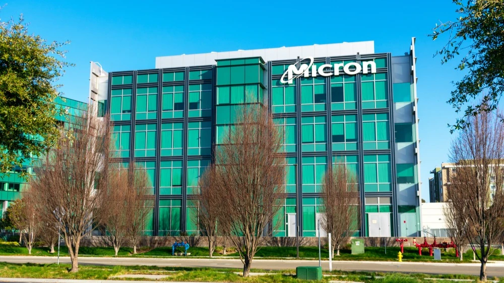 The quarterly report from Micron, the largest memory chip manufacturer in the U.S., could be one of the key factors driving stock prices this week / Photo: Michael Vi/Shutterstock.com