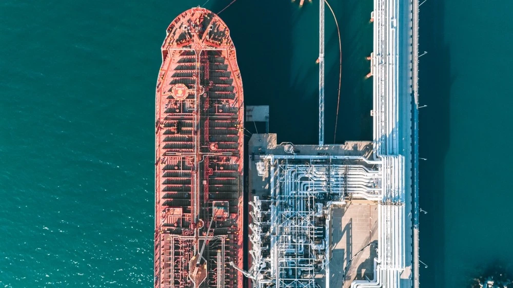 Oil prices fell amid signs of a recovery in supplies from the Middle East / Photo: Evgenii Bakhchev / Shutterstock