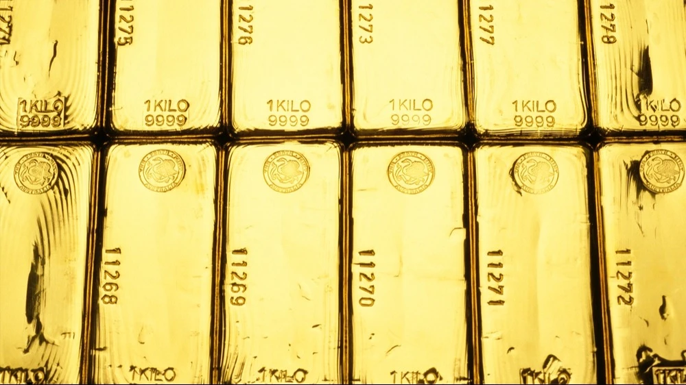 After surging to nearly $5,000 and then pulling back to around $4,000 per ounce, gold no longer looks like such a “no-brainer buy” / Photo: Nalidsa/Shutterstock.com